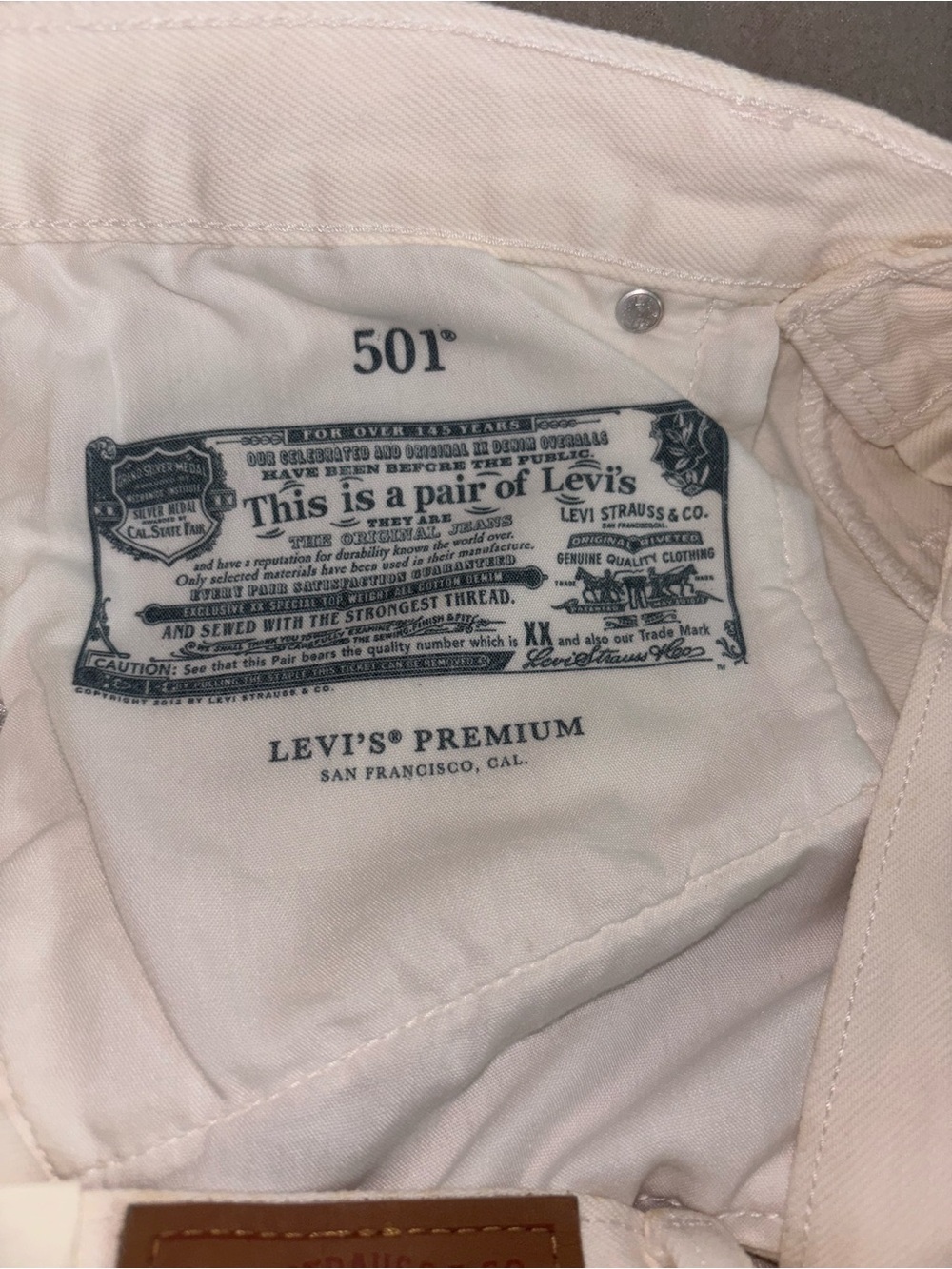 NWT Levi's Women’s White 501 Straight Leg Jeans-30x32 - Picture 8 of 9